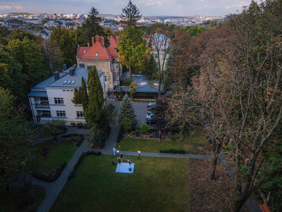 Lion'S Castle Hotel Lemberg Exterior foto