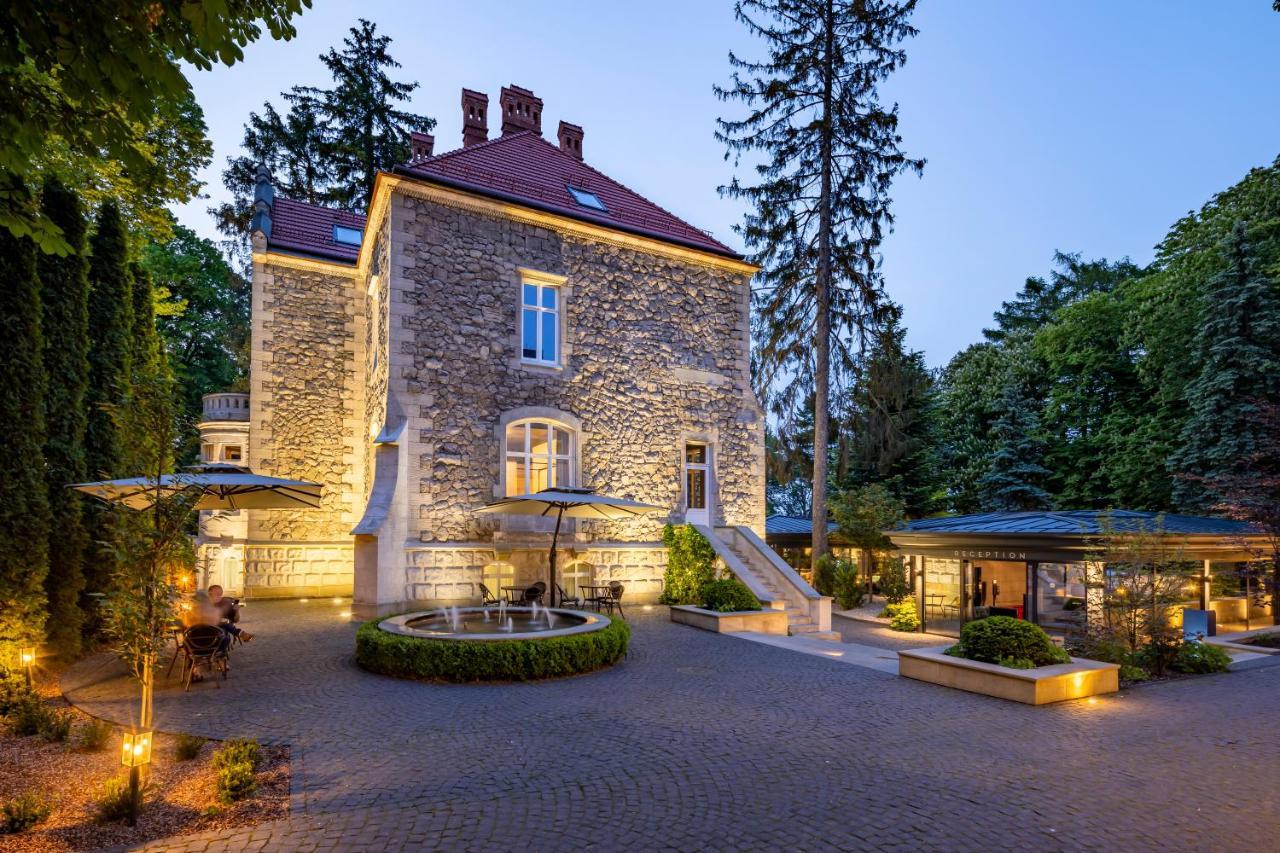 Lion'S Castle Hotel Lemberg Exterior foto